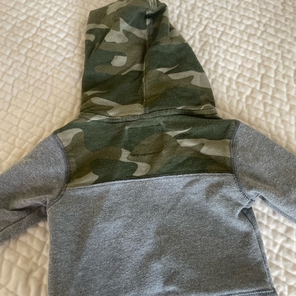 BABY BOY SIZE 6 MONTHS FALL/WINTER CLOTHING BUNDLE - Picture 8 of 8